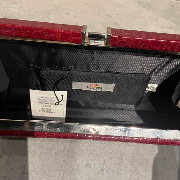 🌟 Mad by Design Red Croc Clutch Purse | Silver Frame | NWT - Picture 5 of 7